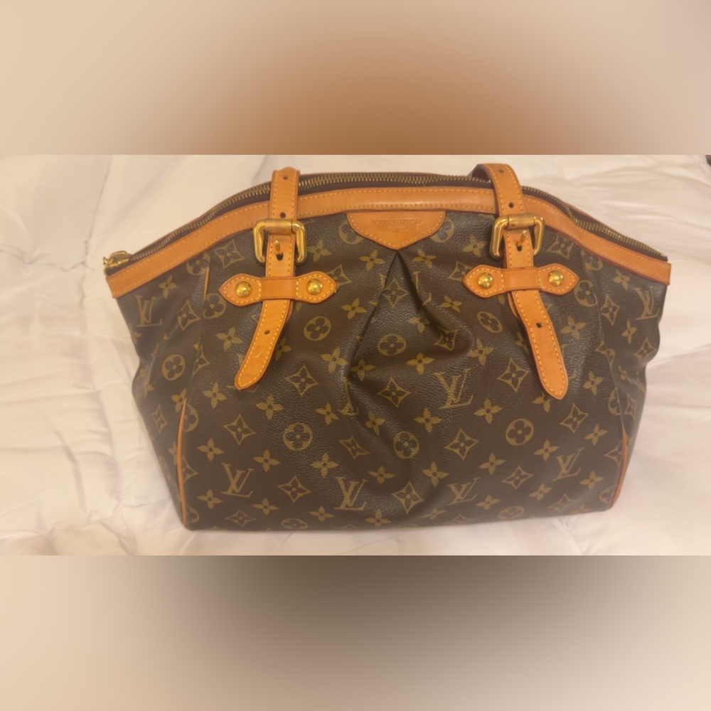 Authentic louis  Vuitton purse, very rare vintage